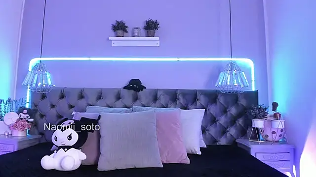 Snapshot of Naomii_Soto chatting on March 21, 2025, 7:57 pm Naomii Soto online show from March 21, 2025, 7:57 pm