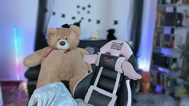 Snapshot of Naomii_Soto chatting on February 9, 2026, 1:53 pm Naomii Soto online show from February 9, 2026, 1:53 pm