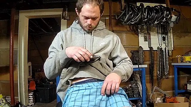 Bigoleslong98765 online show from March 4, 2026, 2:58 pm