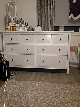 Britishbella online show from December 31, 2024, 6:24 pm