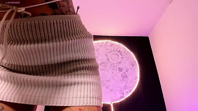 GinebraaFox  online show from March 1, 2025, 1:40 pm