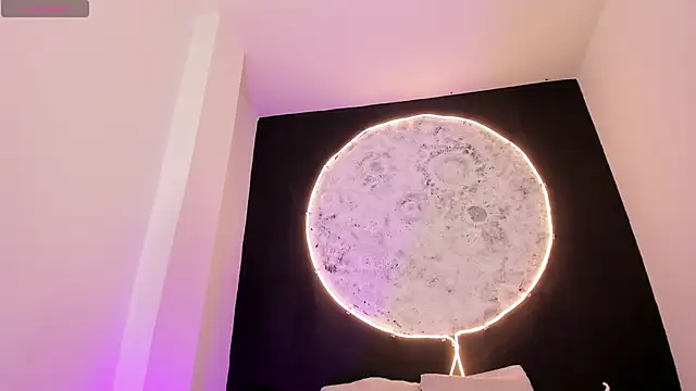 GinebraaFox  online show from March 18, 2025, 6:28 pm