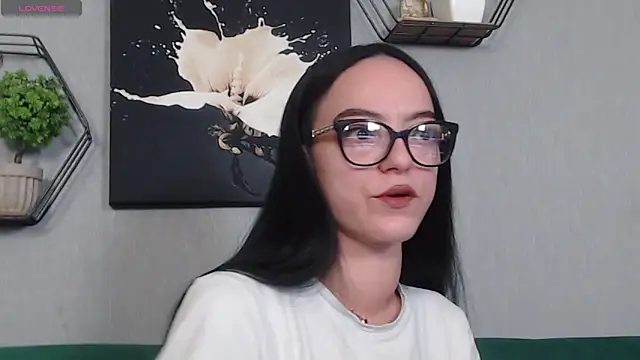 IzabelllNoir online show from April 10, 2026, 5:03 am