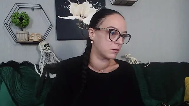 Snapshot of IzabelllNoir chatting on October 16, 2025, 11:29 am IzabelllNoir online show from October 16, 2025, 11:29 am