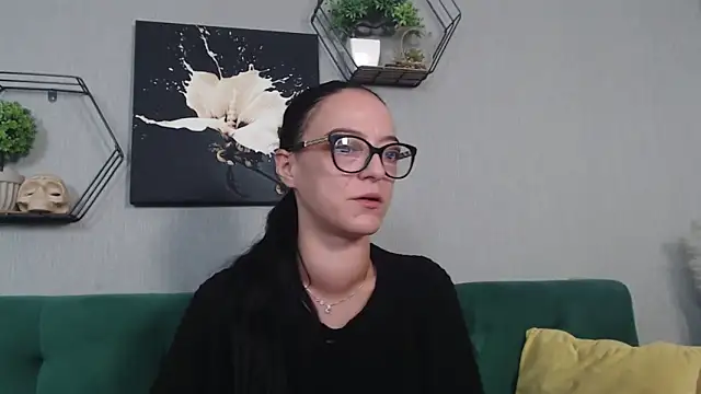 IzabelllNoir online show from October 8, 2025, 11:45 am