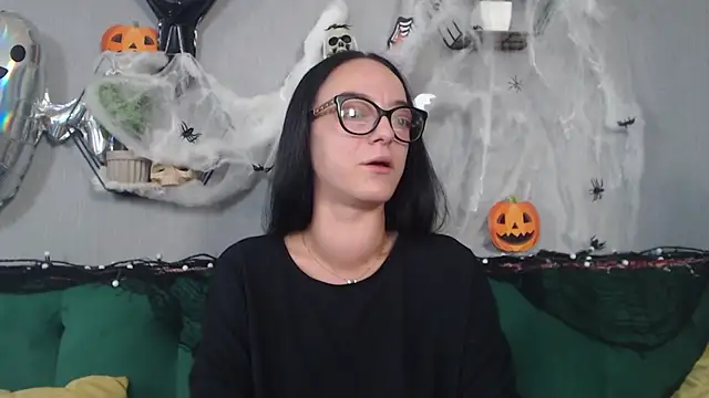 Snapshot of IzabelllNoir chatting on October 27, 2025, 8:59 am IzabelllNoir online show from October 27, 2025, 8:59 am