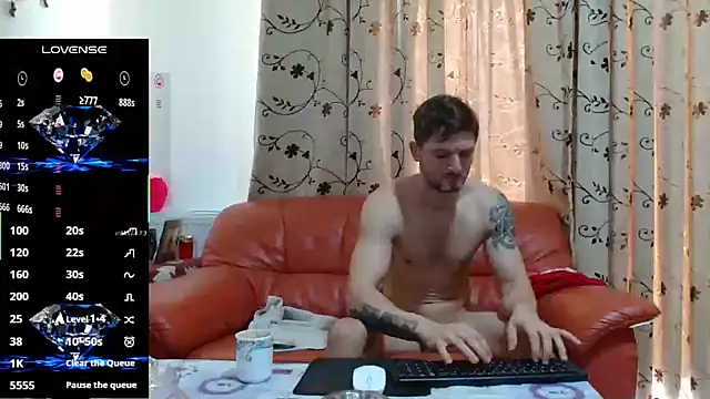 Snapshot of cuple_hoot_ chatting on October 28, 2025, 8:02 am cuple hoot  online show from October 28, 2025, 8:02 am