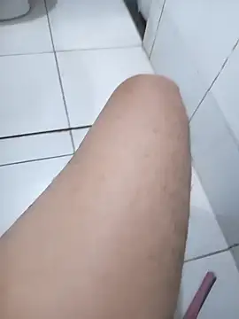 Snapshot of maikinhopL chatting on November 4, 2025, 3:10 am maikinhopL online show from November 4, 2025, 3:10 am