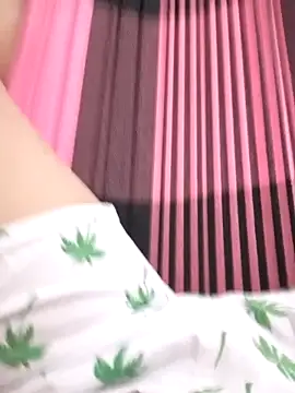 Snapshot of maikinhopL chatting on January 24, 2025, 4:05 am maikinhopL online show from January 24, 2025, 4:05 am