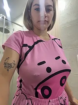 AtheneaRossi online show from April 14, 2026, 10:09 am