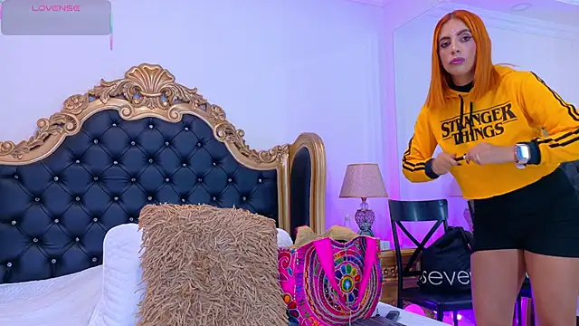 AdelinaVans online show from October 28, 2025, 11:31 am