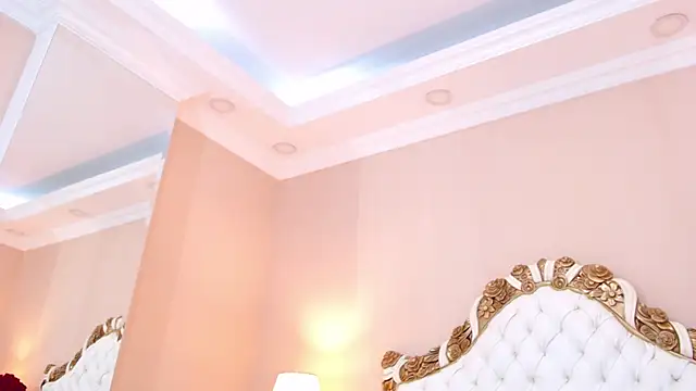 AdelinaVans online show from March 13, 2025, 12:02 pm