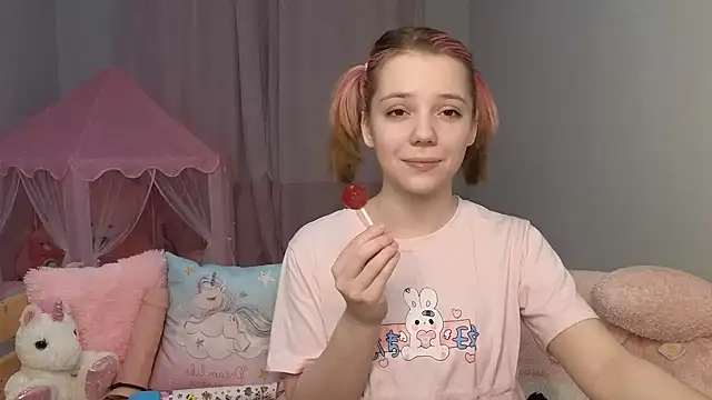 PrincessLittleKiki online show from February 14, 2026, 5:35 pm