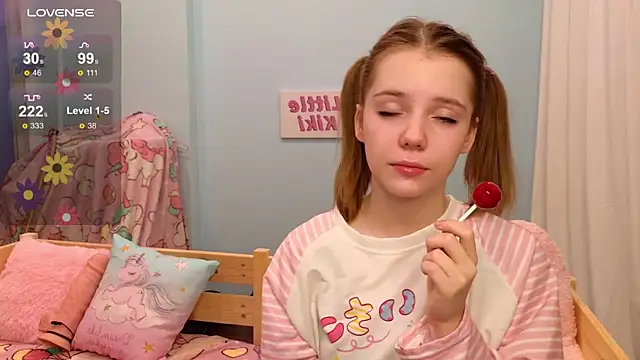 PrincessLittleKiki online show from November 5, 2025, 7:22 am