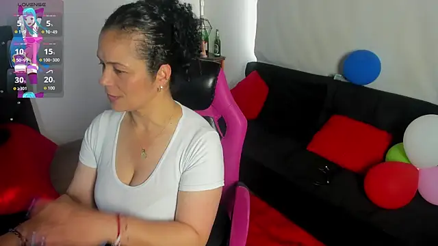 Aliciia cute1 online show from March 2, 2026, 9:44 pm