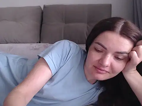  JustmeHere  online show from April 10, 2026, 6:31 am