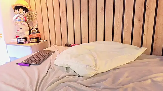 sofiesoft online show from March 17, 2026, 8:56 pm