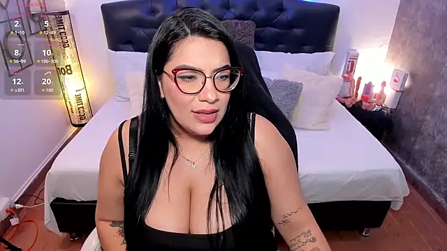 Daring  natasha  online show from October 9, 2025, 4:02 am
