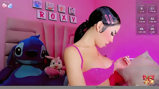 Snapshot of RoxStarts chatting on December 13, 2024, 10:45 pm RoxStarts online show from December 13, 2024, 10:45 pm