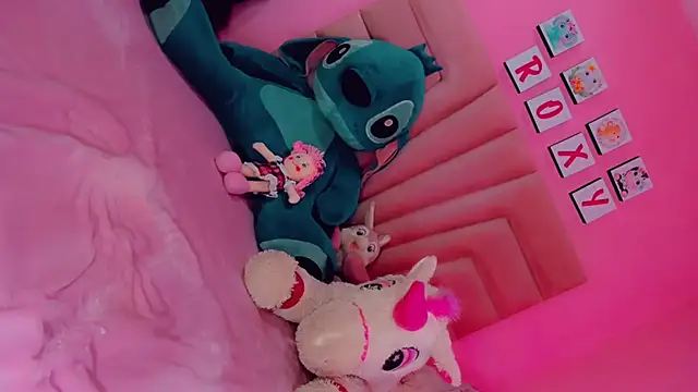 Snapshot of RoxStarts chatting on December 23, 2024, 2:45 am RoxStarts online show from December 23, 2024, 2:45 am