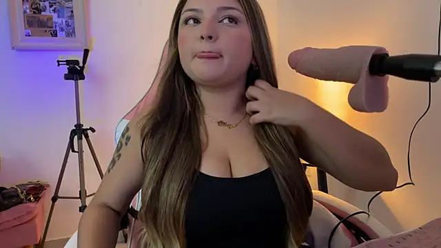 Snapshot of SweetPaige_ chatting on February 23, 2026, 8:09 pm SweetPaige online show from February 23, 2026, 8:09 pm