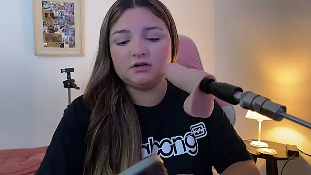 Snapshot of SweetPaige_ chatting on February 2, 2026, 5:23 pm SweetPaige online show from February 2, 2026, 5:23 pm