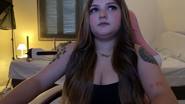 SweetPaige  online show from December 13, 2025, 8:04 pm