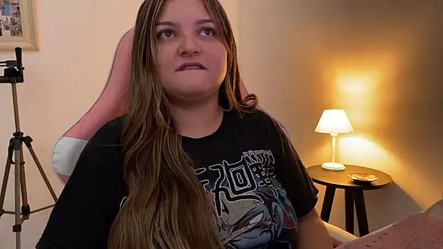 Snapshot of SweetPaige_ chatting on February 19, 2026, 2:03 pm SweetPaige online show from February 19, 2026, 2:03 pm