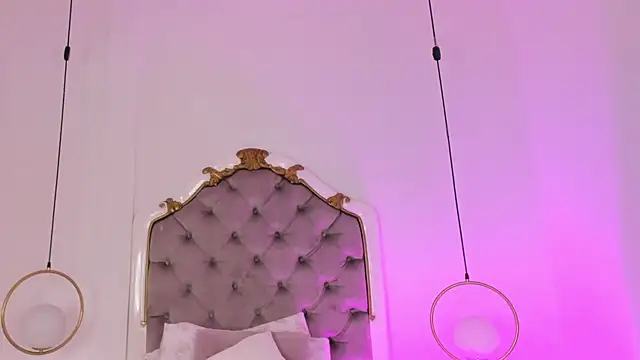 Pushaina   online show from November 8, 2025, 2:59 am