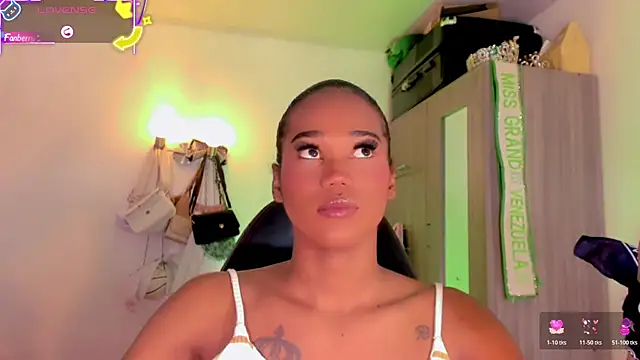 naomy  xx online show from May 27, 2026, 11:12 pm