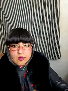 Derry Cooper online show from December 17, 2025, 2:38 am