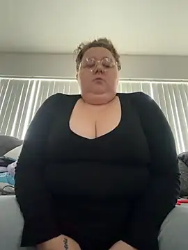BBW2320 online show from November 28, 2025, 3:45 pm