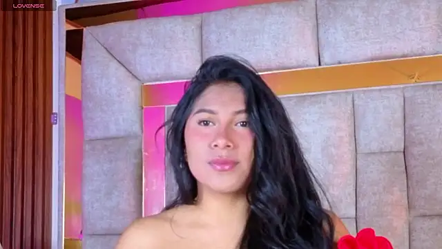 LinnaGardenia online show from February 14, 2026, 1:55 pm