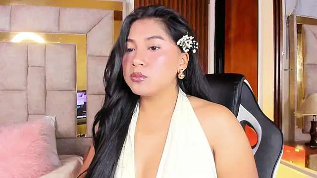 LinnaGardenia online show from March 26, 2026, 1:42 pm