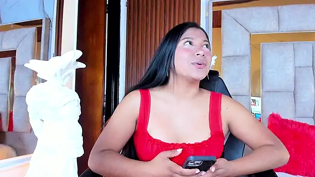 LinnaGardenia online show from February 10, 2026, 2:16 pm