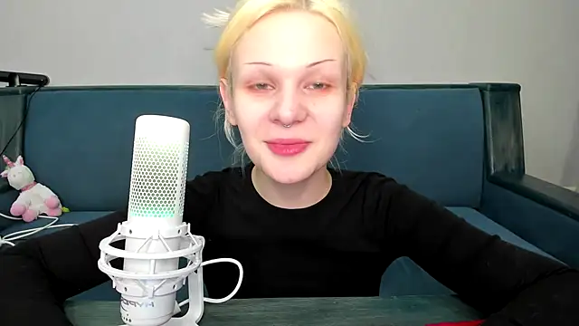 sashakiss99 online show from February 24, 2025, 8:25 pm