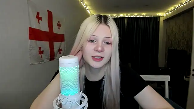 sashakiss99 online show from January 2, 2025, 5:07 pm