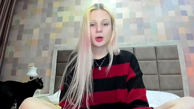 sashakiss99 online show from December 24, 2024, 9:33 pm