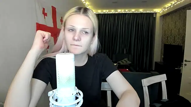 sashakiss99 online show from January 5, 2025, 10:19 pm