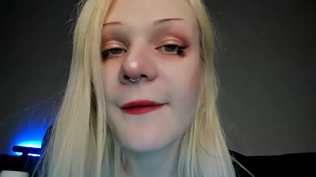 sashakiss99 online show from March 18, 2025, 10:04 pm