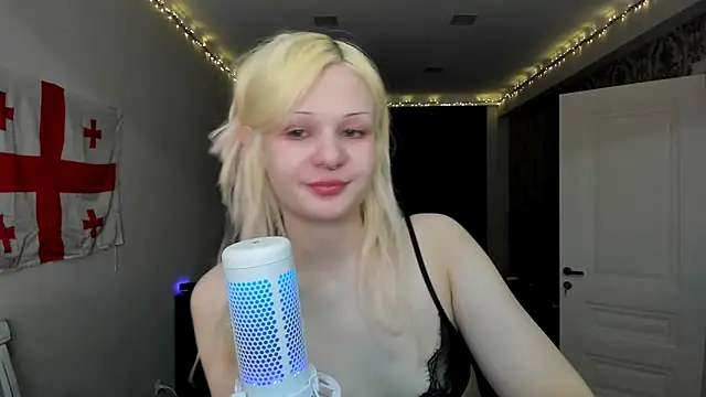 sashakiss99 online show from February 27, 2025, 4:32 pm