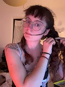 Snapshot of _foxygirl_ chatting on March 3, 2025, 9:26 pm foxygirl online show from March 3, 2025, 9:26 pm
