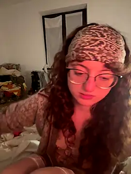 Snapshot of _foxygirl_ chatting on December 5, 2024, 9:44 pm foxygirl online show from December 5, 2024, 9:44 pm
