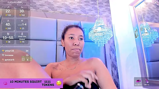 Snapshot of Mikeyla-Russo chatting on February 7, 2025, 1:04 am Mikeyla-Russo online show from February 7, 2025, 1:04 am