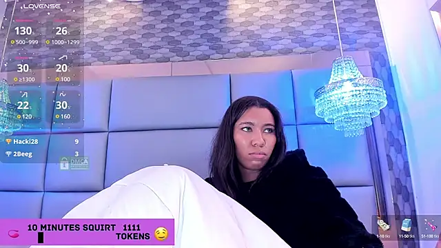 Snapshot of Mikeyla-Russo chatting on January 30, 2025, 1:22 am Mikeyla-Russo online show from January 30, 2025, 1:22 am