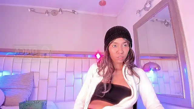 Snapshot of Mikeyla-Russo chatting on September 16, 2025, 7:04 pm Mikeyla-Russo online show from September 16, 2025, 7:04 pm
