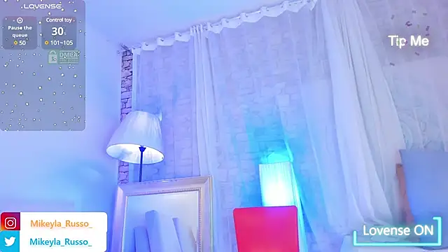 Snapshot of Mikeyla-Russo chatting on February 19, 2025, 10:20 pm Mikeyla-Russo online show from February 19, 2025, 10:20 pm