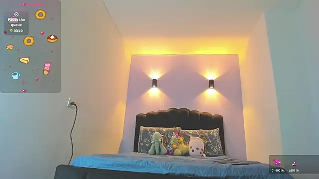 Sofia Clauss  online show from October 15, 2025, 4:33 am