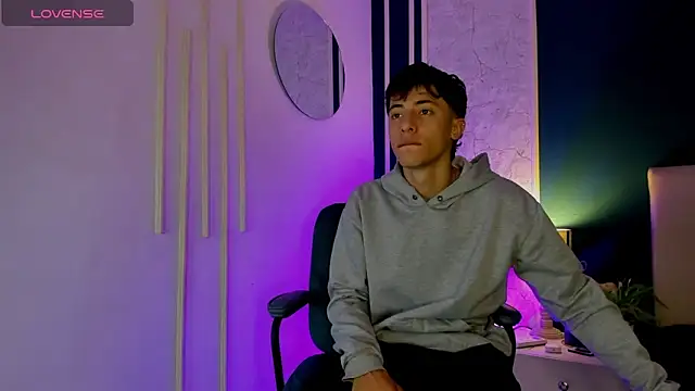 Snapshot of AlessandroDybala chatting on March 1, 2025, 11:50 am AlessandroDybala online show from March 1, 2025, 11:50 am