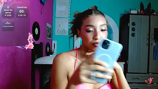 sensitive brunette online show from October 3, 2025, 11:17 pm